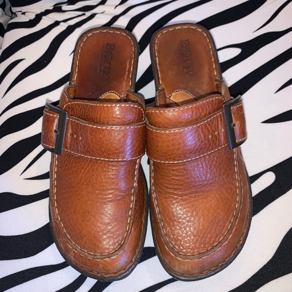 Born Clogs - Picture 2 of 8